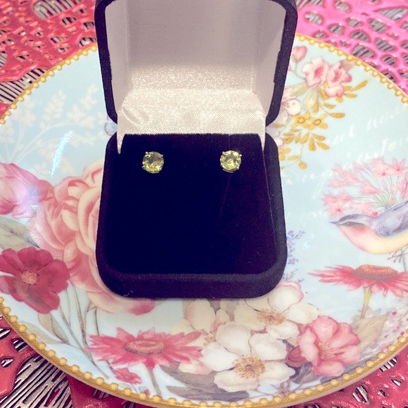 2ct Green Amethyst Stud Earrings - Picture 1 of 4